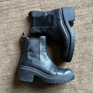Marc jacobs lug sole chunky black Chelsea boot